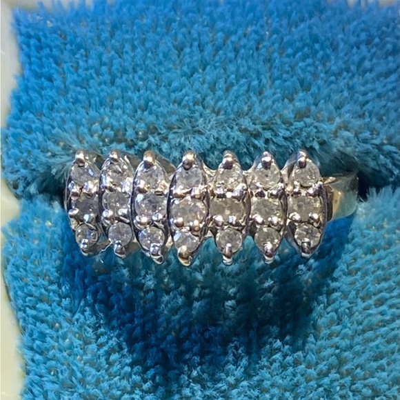 Elegant Clyde Duneier vintage cocktail ring 10k CI 21 Diamonds size 7 circa 1997 - Picture 1 of 5